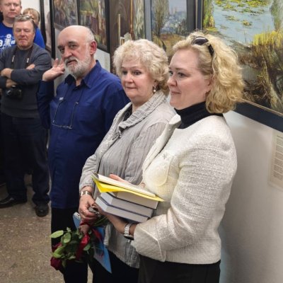 photo_5339436861048427419_y